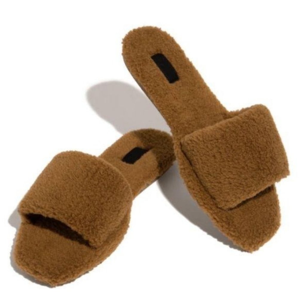 !! NEW !! Cozy Faux Sherpa Teddy Slides in Black - Picture 6 of 6